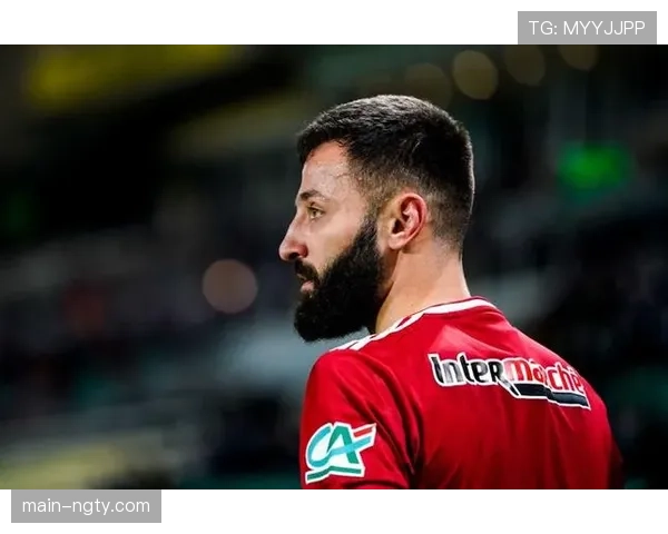 门兴奥诺拉边路传中质量一般 缺乏中锋争顶导致进攻终结 门兴奥诺拉边路传中质量一般 缺乏中锋争顶导致进攻终结