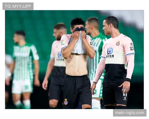 西班牙人边路进攻分析:12次角球创造机会但转化率偏低 西班牙人边路进攻分析:12次角球创造机会但转化率偏低