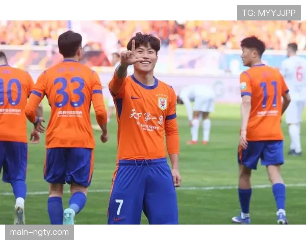 谢文能山东泰山进攻亮点 年轻边锋两球入账 谢文能山东泰山进攻亮点 年轻边锋两球入账